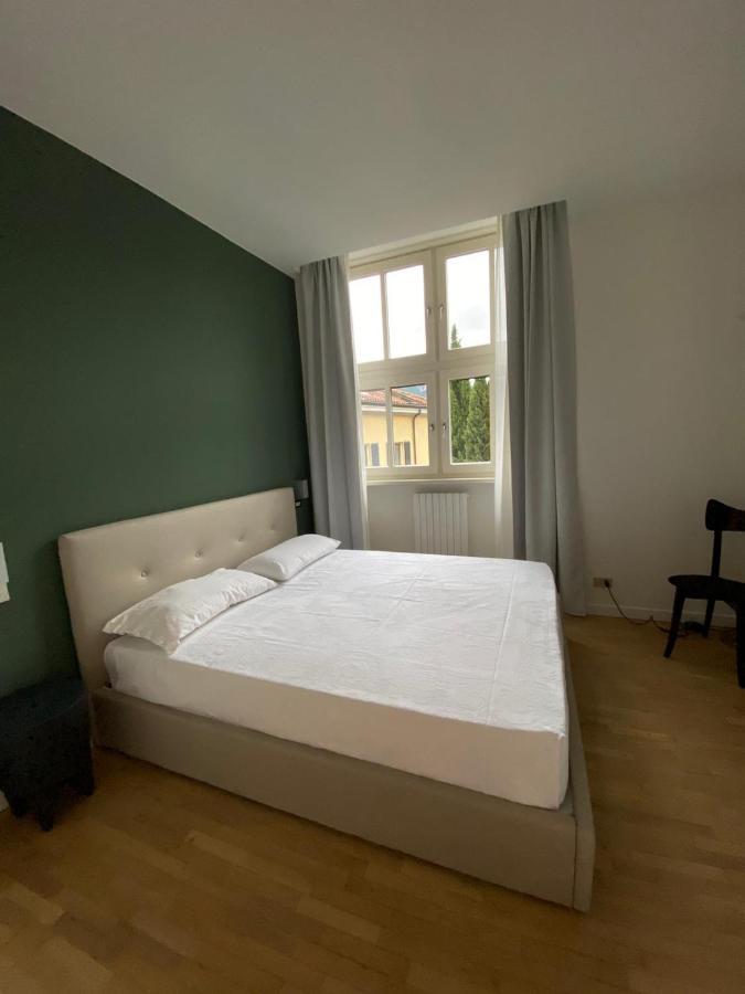 Little Marina Apartment Malgrate Ngoại thất bức ảnh