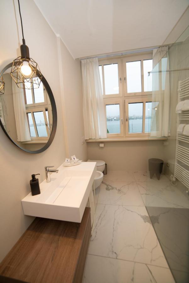 Little Marina Apartment Malgrate Ngoại thất bức ảnh