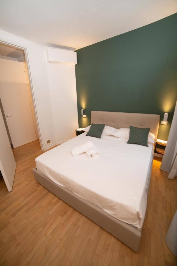 Little Marina Apartment Malgrate Ngoại thất bức ảnh