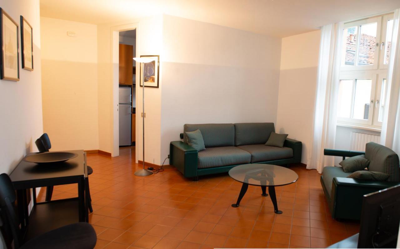 Little Marina Apartment Malgrate Ngoại thất bức ảnh