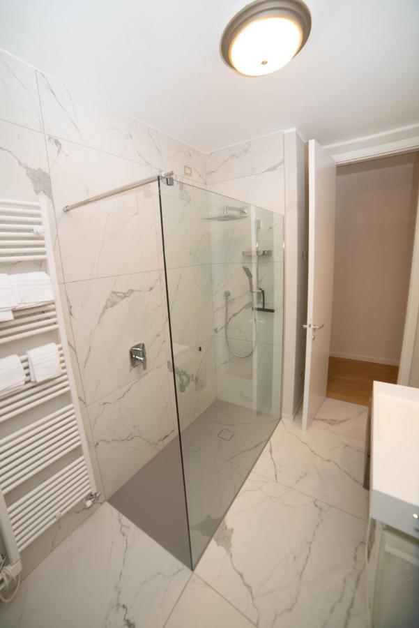 Little Marina Apartment Malgrate Ngoại thất bức ảnh