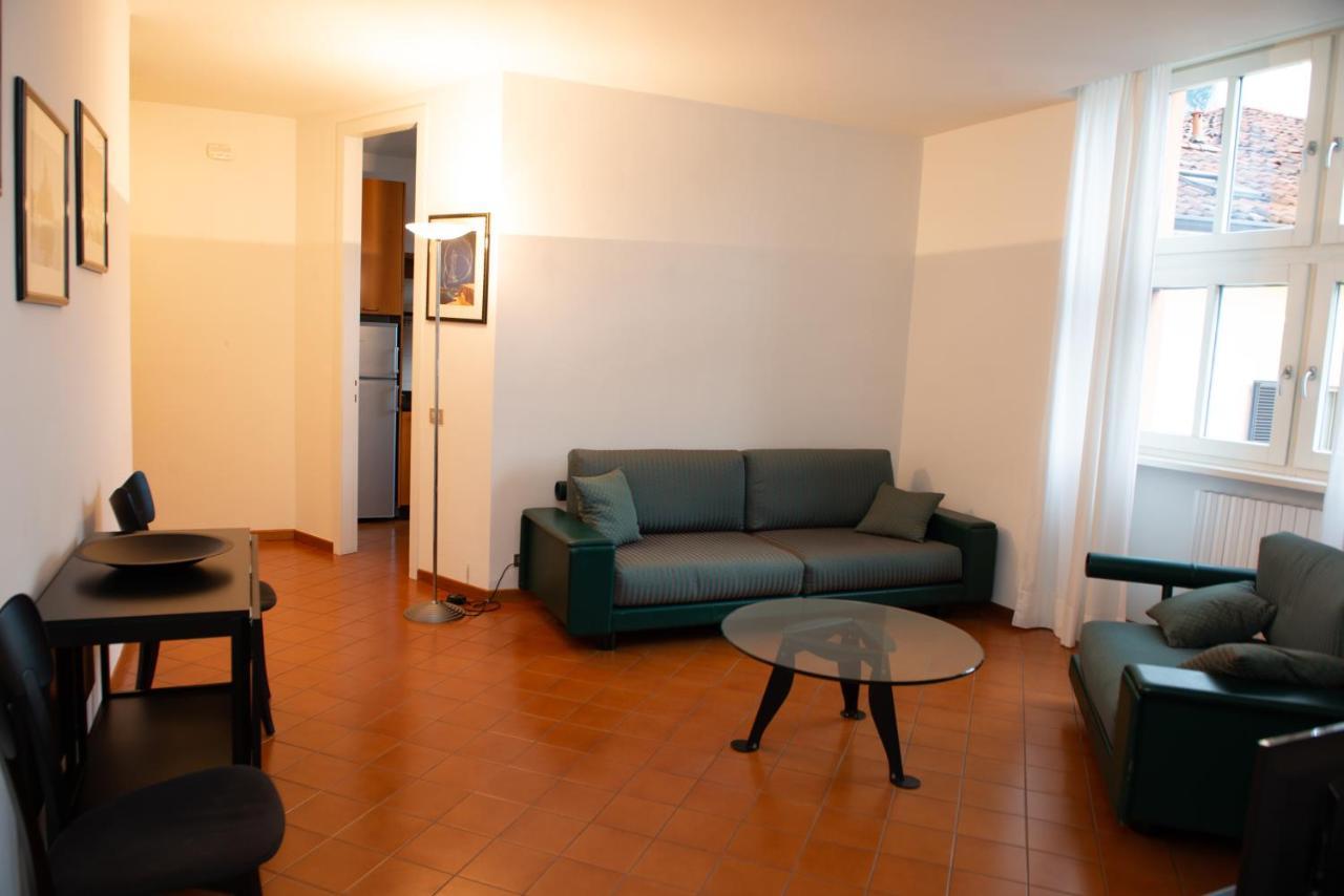 Little Marina Apartment Malgrate Ngoại thất bức ảnh