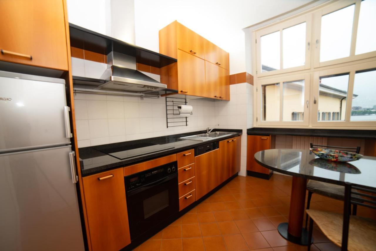 Little Marina Apartment Malgrate Ngoại thất bức ảnh